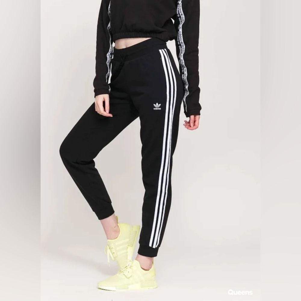 Adidas Originals Slim Fit Tapered Pants Size S (NWT)